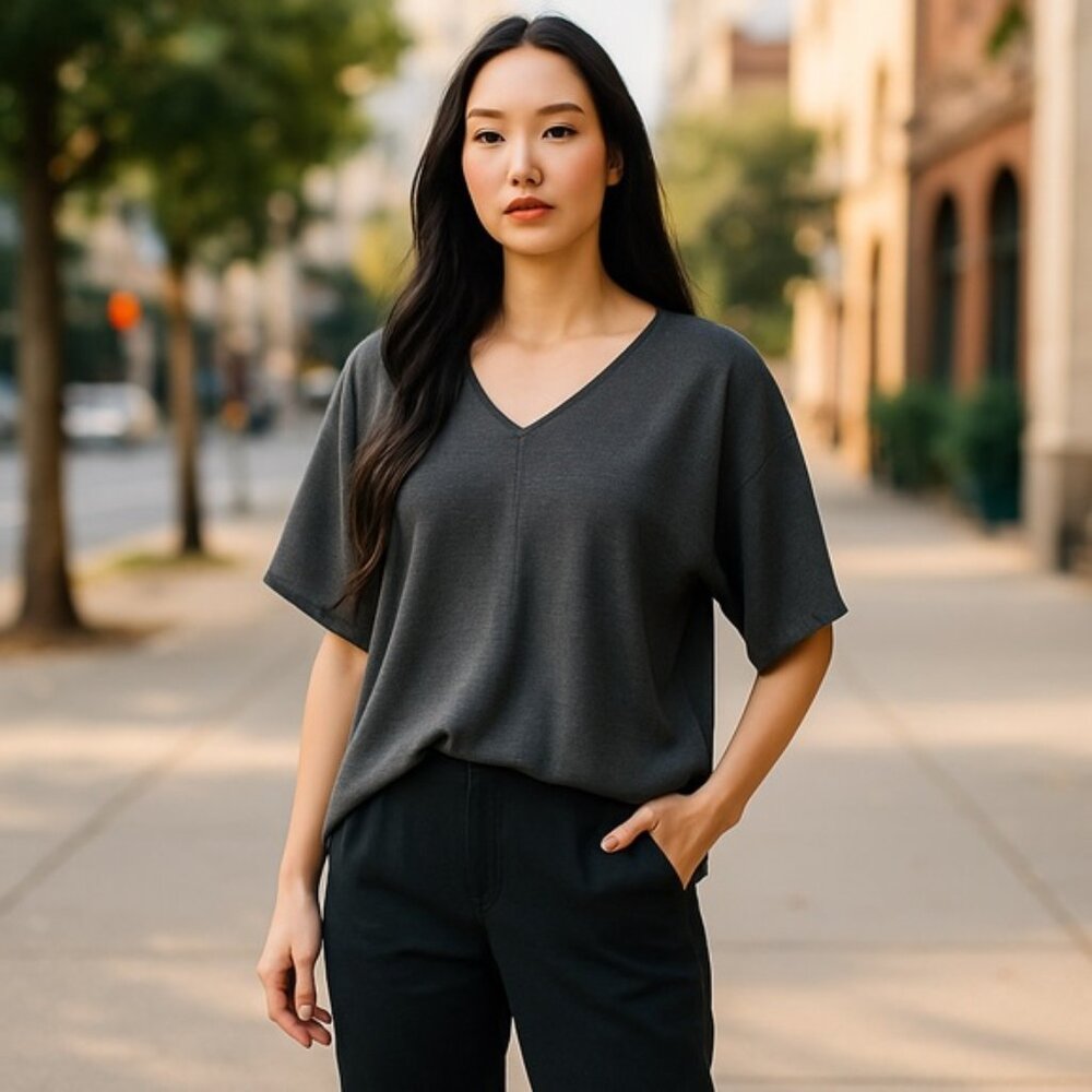 Garnet Hill Black V-Neck Knit Top XS Loose Fit Lightweight Pullover